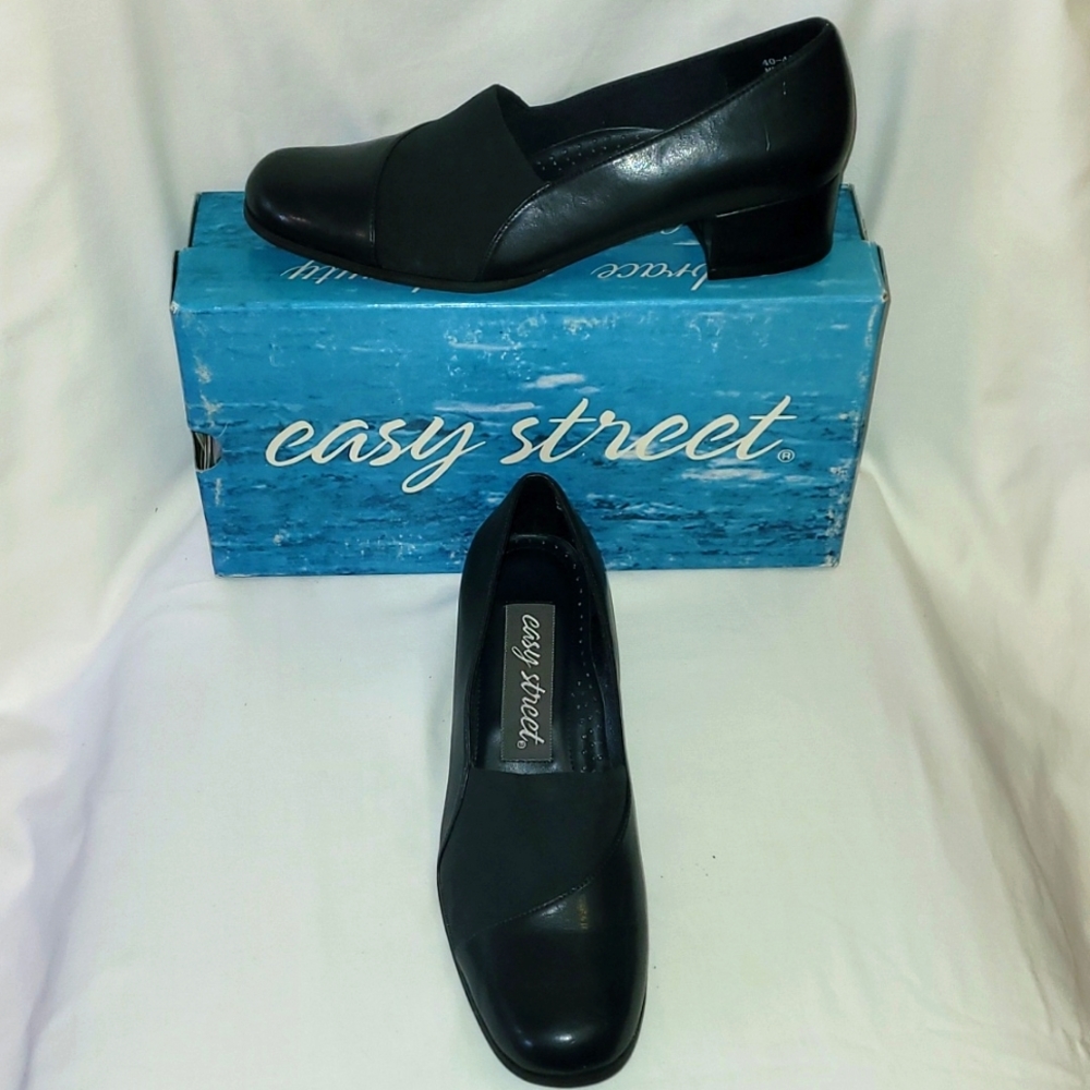 Women's dress shoes